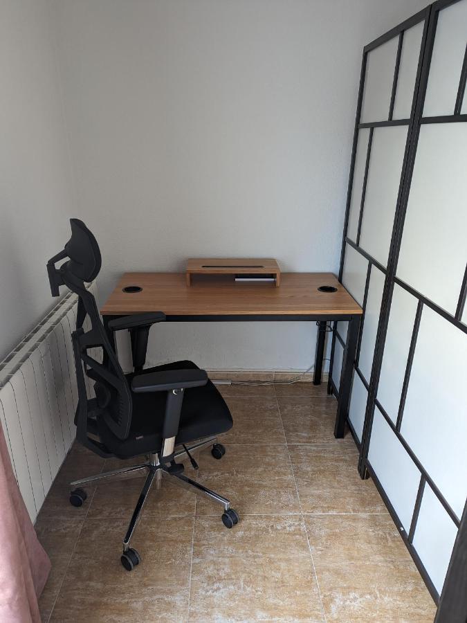 Ferienwohnung Vivienda Compartida Con Ambiente Familiar Sesena Exterior foto
